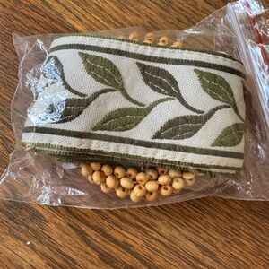 NWT POLGreen Leaf Patterned Ribbon